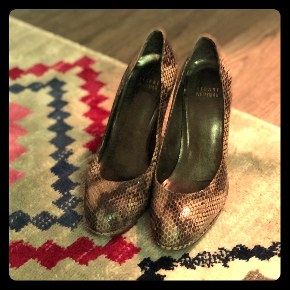 Stuart Weitzman women's snakeskin shoes, size 6.5